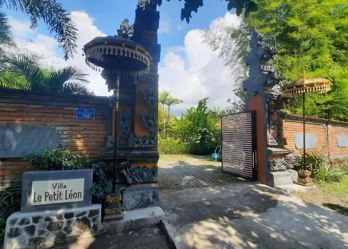ベッド・アンド・ブレックファスト Le Petit Leon's Traditional Wooden House Tegallengah