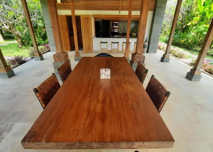 ベッド・アンド・ブレックファスト Le Petit Leon's Traditional Wooden House Tegallengah