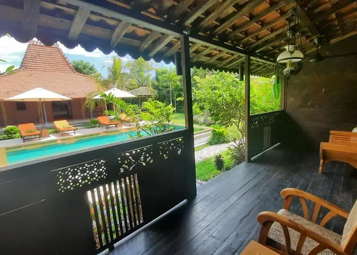 ベッド・アンド・ブレックファスト Le Petit Leon's Traditional Wooden House 3*