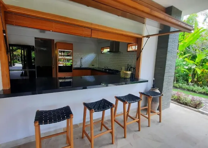 Le Petit Leon's Traditional Wooden House 3*