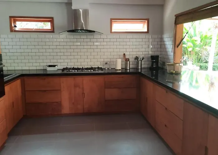 Le Petit Leon's Traditional Wooden House