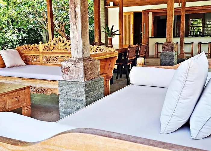Le Petit Leon's Traditional Wooden House ベッド・アンド・ブレックファスト