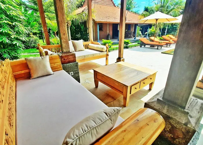 Le Petit Leon's Traditional Wooden House 3* Tegallengah