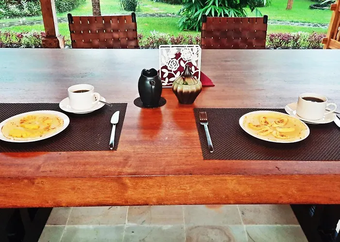 Le Petit Leon's Traditional Wooden House Tegallengah