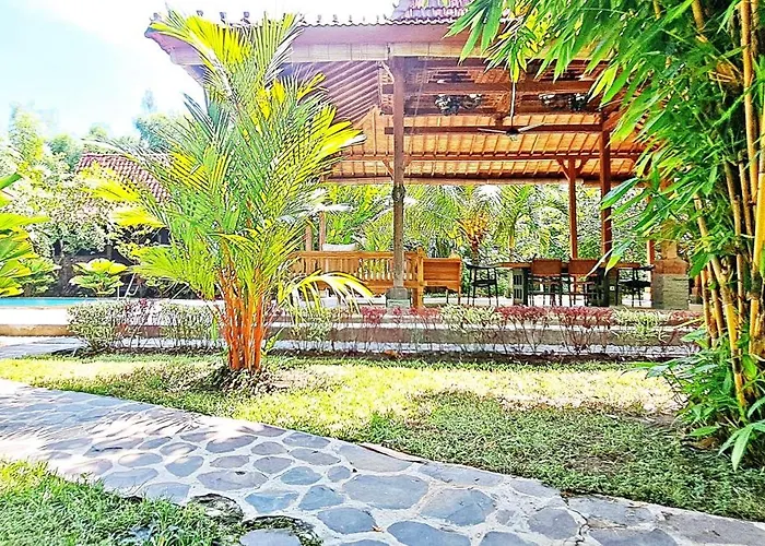 Le Petit Leon's Traditional Wooden House 3* Tegallengah