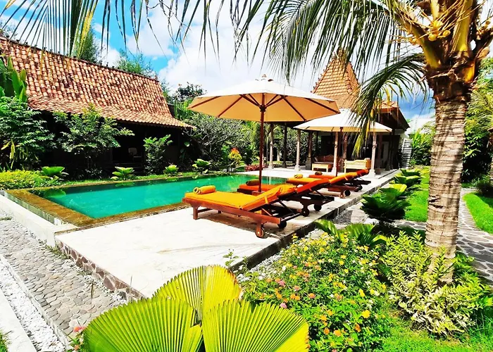 Le Petit Leon's Traditional Wooden House ベッド・アンド・ブレックファスト Tegallengah