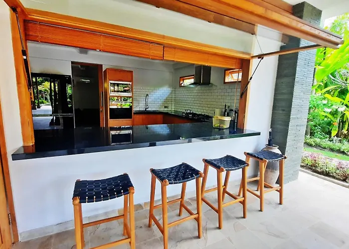 Le Petit Leon's Traditional Wooden House 3*