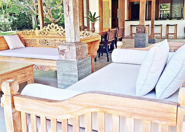Le Petit Leon's Traditional Wooden House ベッド・アンド・ブレックファスト Tegallengah